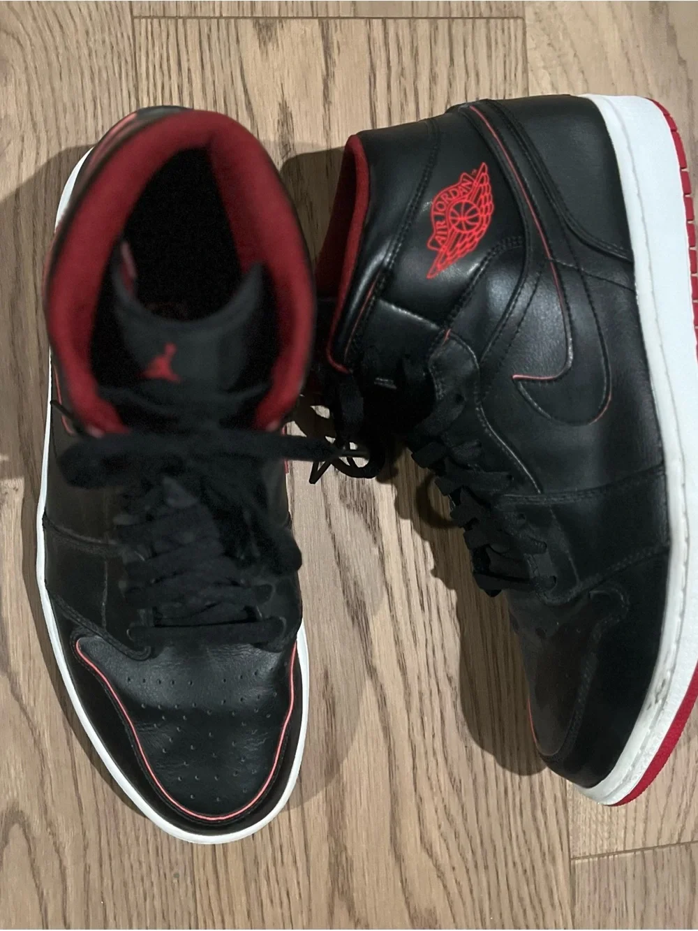 2015 Air Jordan 1 Mid 'Black Red”